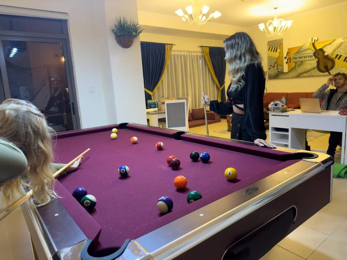 Route 66 Beach Hostel Дубай