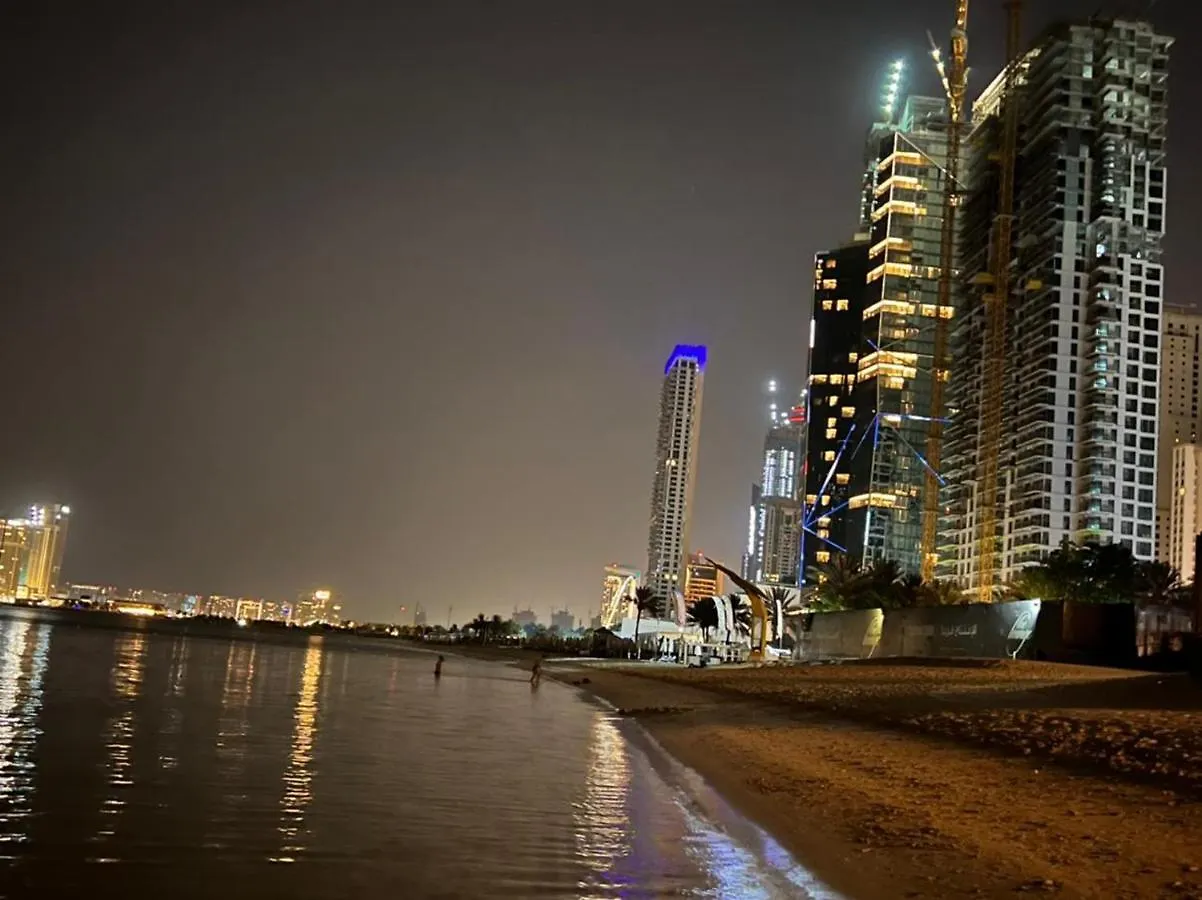 Route 66 Beach Hostel Дубай