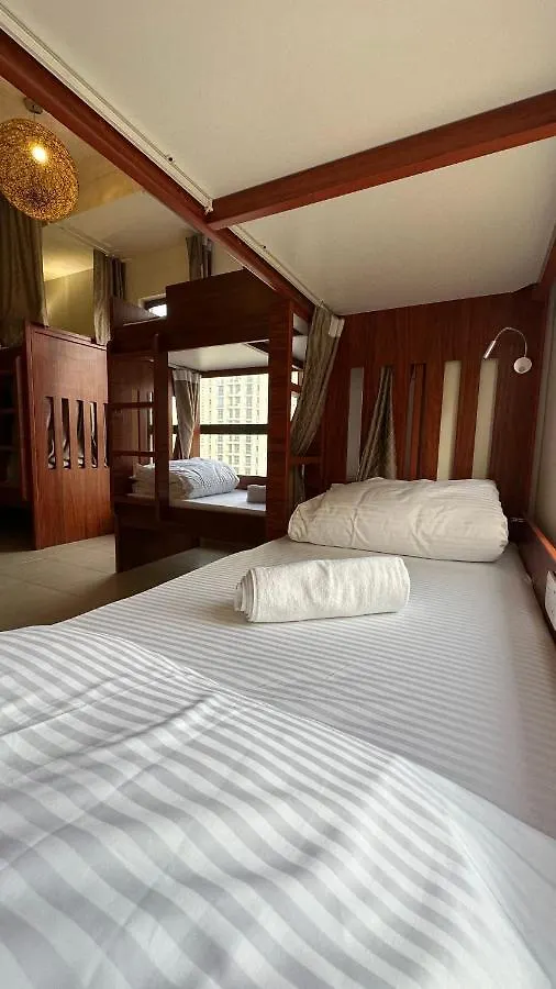 Route 66 Beach Hostel Дубай