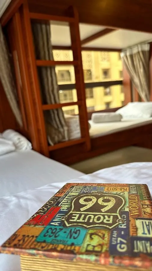 Route 66 Beach Hostel Дубай